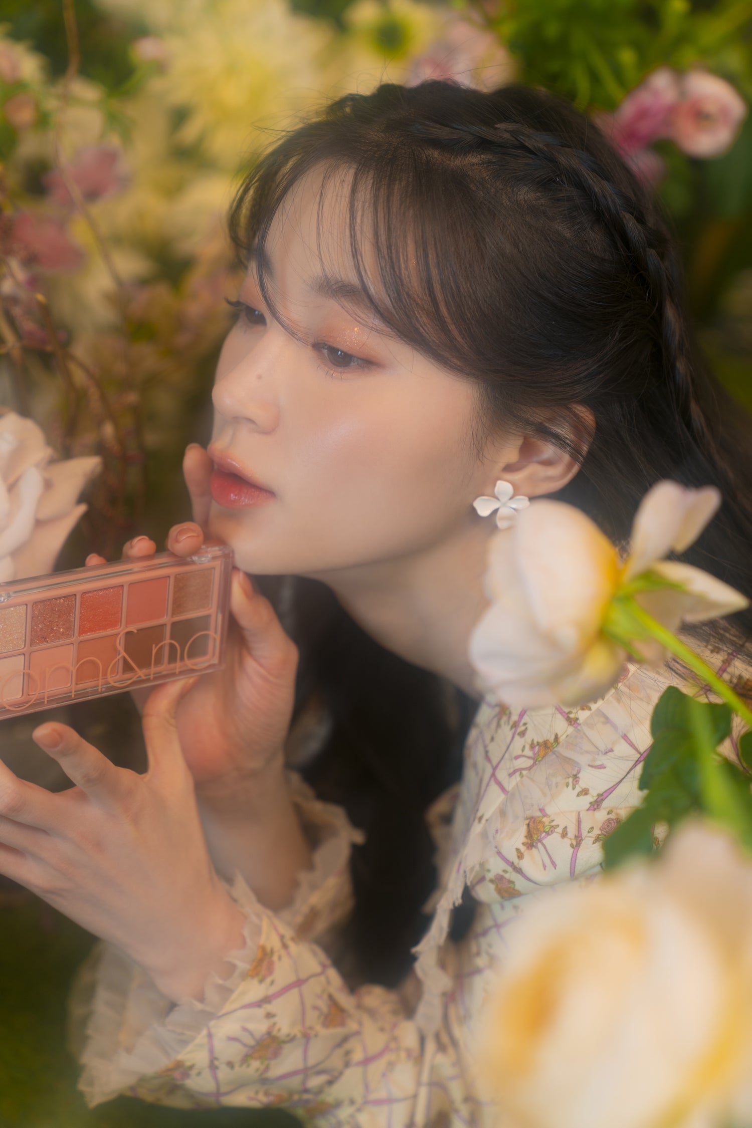 rom&nd, romand, eye palette, better than palette, korean eye palette, eyeshadow palette, matte shimmer glitter pigmentation, 10 colors eyeshadow palette, makeup pallet, colorful eye shadow, pampas garden, mahogany garden, rosebud garden, dusty fog garden, shade & shadow garden, peony nude garden